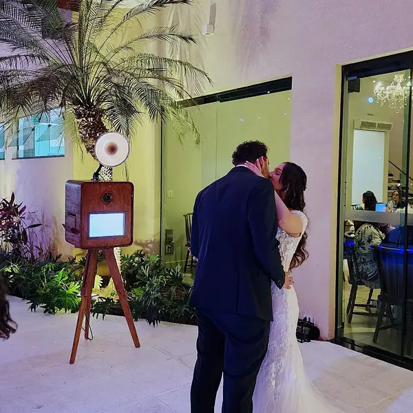 Totem Retrô com moldura personalizada em formatura em Campinas