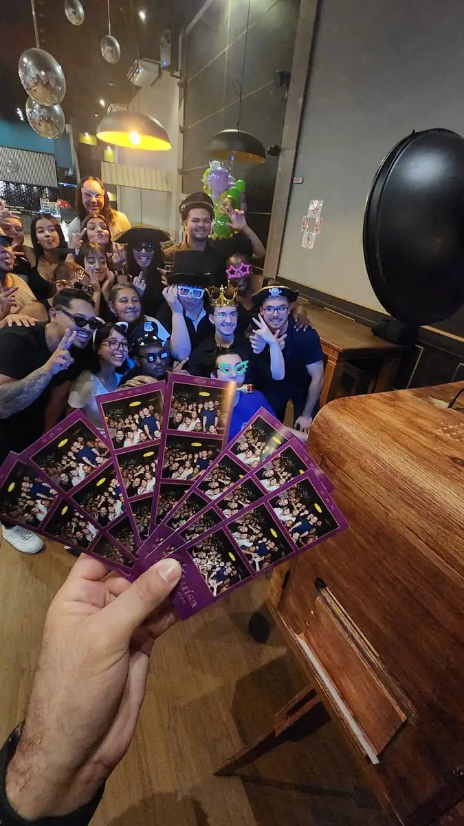 Totem Retrô em festa de 15 anos em Itu com impressão imediata